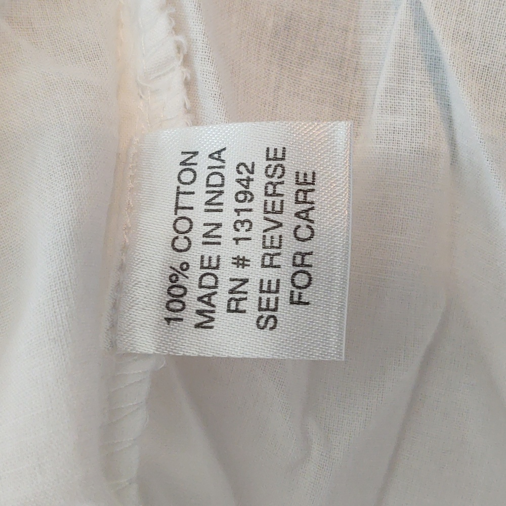 Chic Connections White and Navy 2X Embroidered Women's Top - Picture 5 of 6